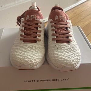 Brand new white APL SNEAKERS with pink laces Size 7